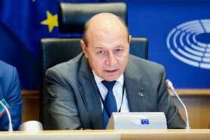 Băsescu: România riscă să ajungă într-un „dezastru” similar cu al Greciei